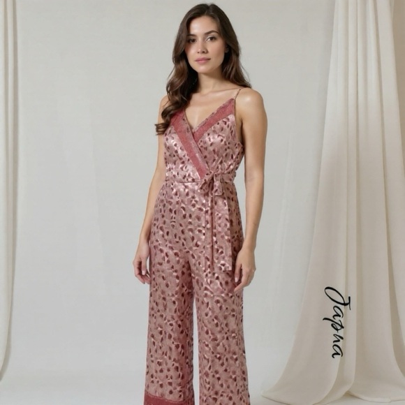 Japna Pink Jumpsuit with Fitted Silhouette - Picture 1 of 13